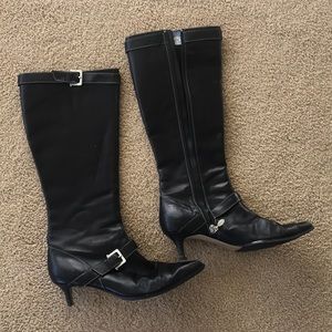 Black leather boots with kitten heel